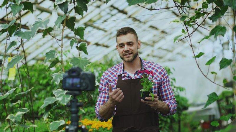 Grünraum Gartenpflege GmbH 14